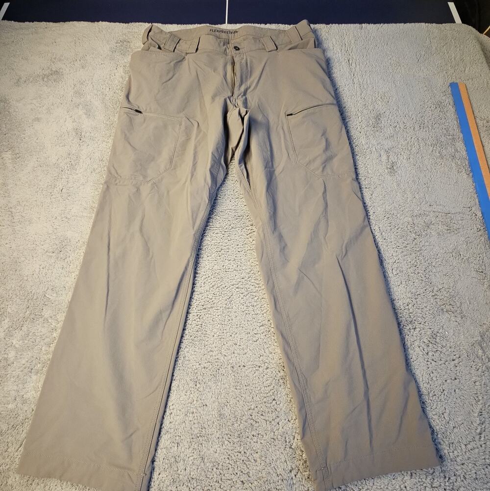Mens 40x34 Khaki Relaxed Fit Performance Flexpedition Cargo Pants by Duluth